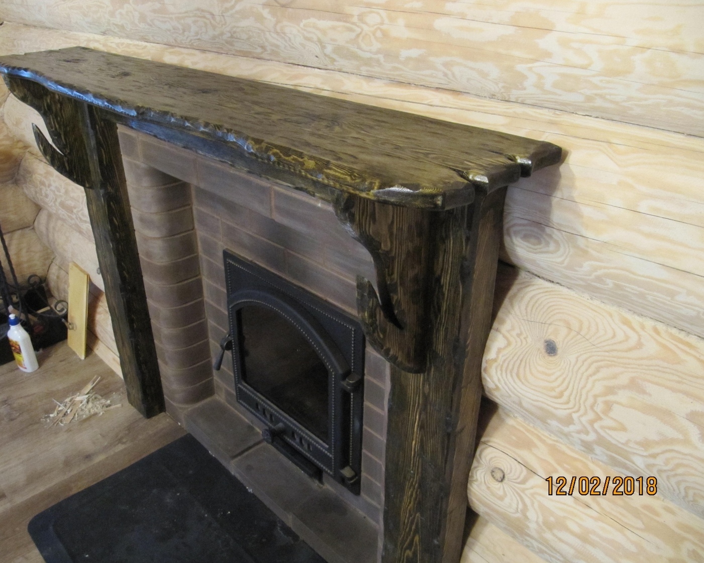 Полка над камином - эффект состраеной мебели